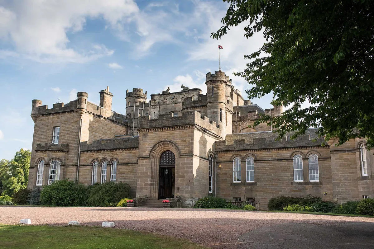Oxenfoord Castle